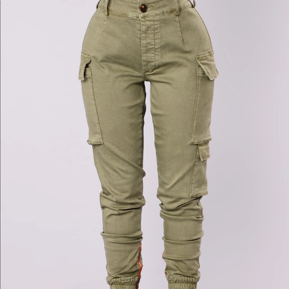Fashion Nova Skinny Cargo Pants Size L